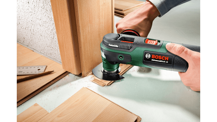Bosch AdvancedMulti 18 Testerisanje segmentnim listom testere drvenih okvira vrata